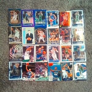 DALLAS MAVERICKS BASKETBALL CARDS LOT 40